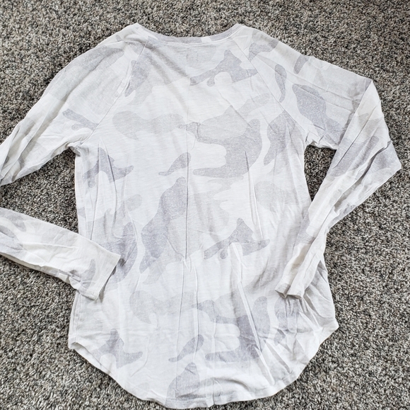 Hollister| Super Soft Long Sleeve Camo Print Tshirt - Picture 4 of 4